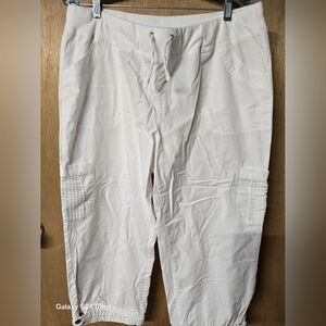 Stylish White Cargo Capri Pants